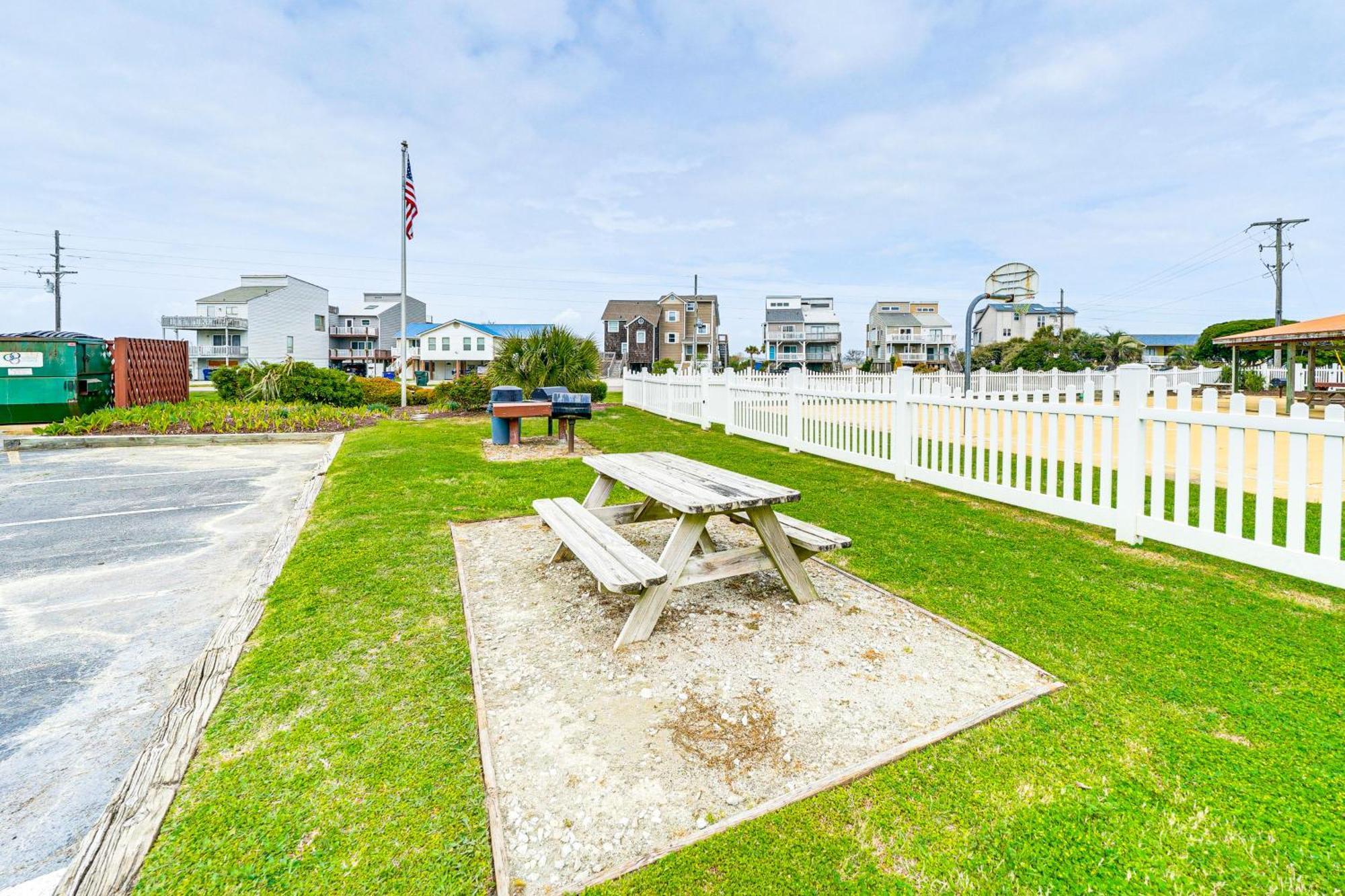 Airy Oceanfront Condo Beach Views And Pool Access! North Topsail Beach Exterior foto
